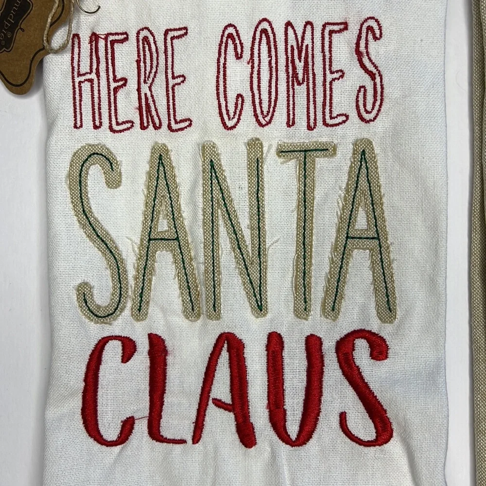MUDPIE Tassel Towels SET of 2 Santa Merry Christmas Embroidery hostess gift‎ NEW